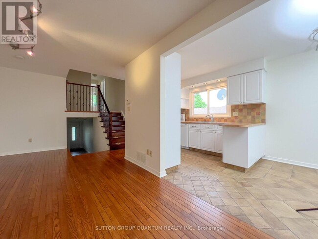 Building Photo - 4262 Jefton Crescent