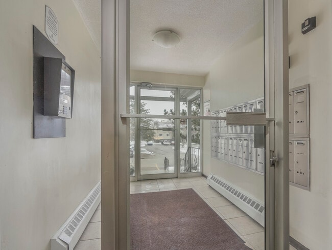 Photo du bâtiment - 11th Avenue Apartments