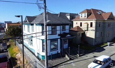 Building Photo - 369 8th St