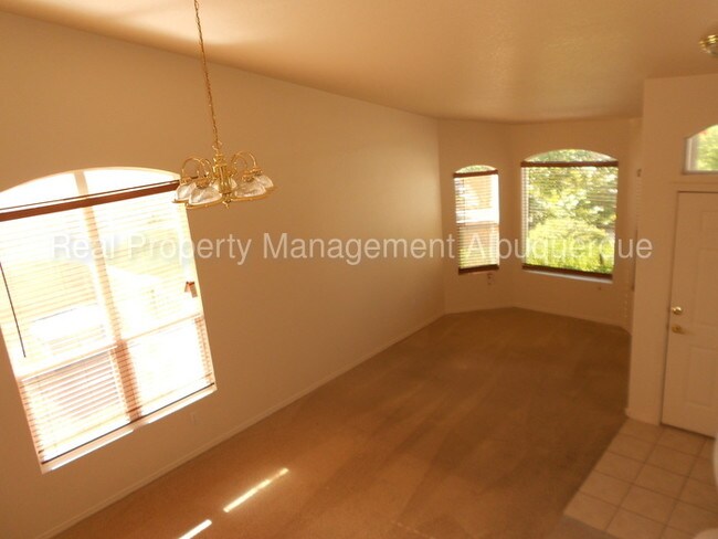Foto del edificio - 6023 Stoney Bluff Ct NW