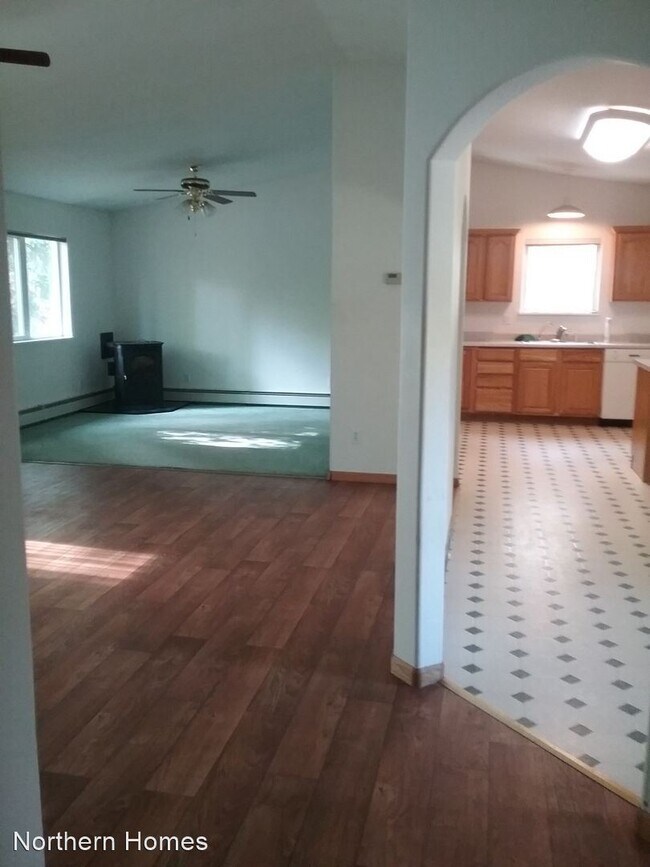 Building Photo - 3 br, 2 bath House - 3745 Helensdale Ave
