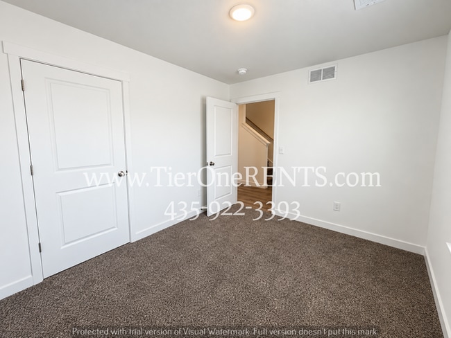 Foto del edificio - This property offers a NO DEPOSIT option available for qualified renters!