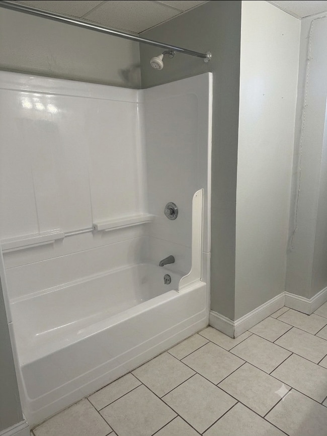 bathroom - 13 Winter St