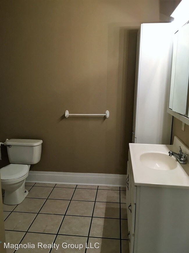Building Photo - 3 br, 2 bath House - 403 S 1st St