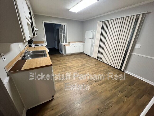 Foto del edificio - 6620 Cove Cir