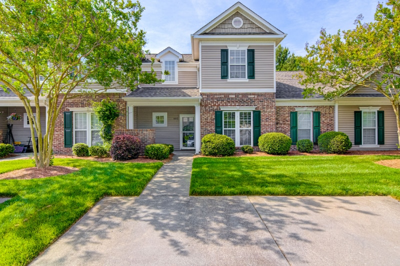 Foto principal - 5972 Hollow Wood Ct