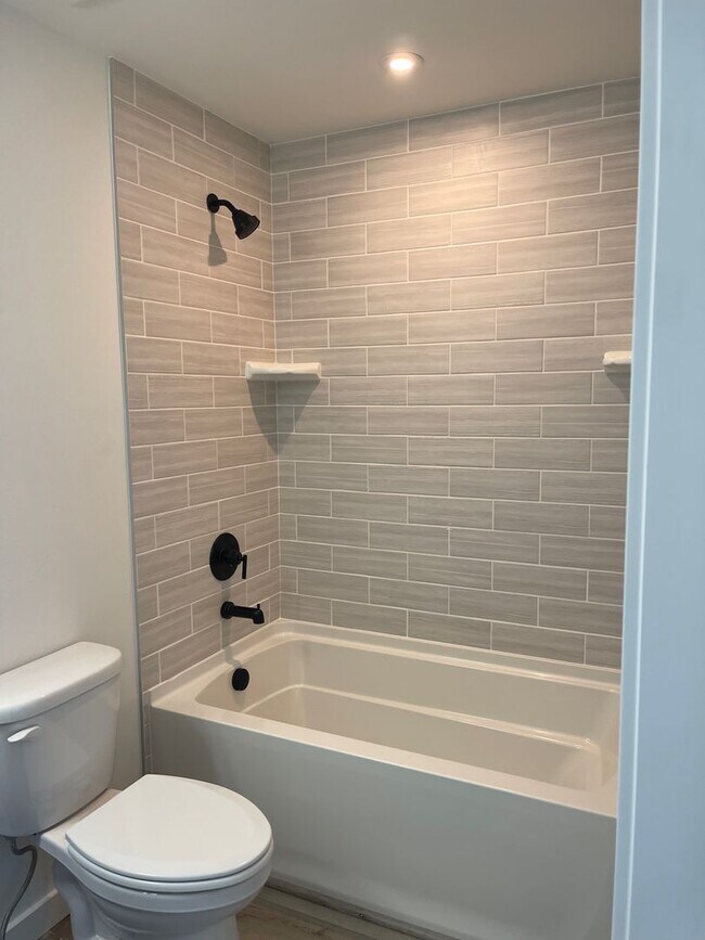 Foto del edificio - NEW! 2 Bedroom on campus! First Month Free!!