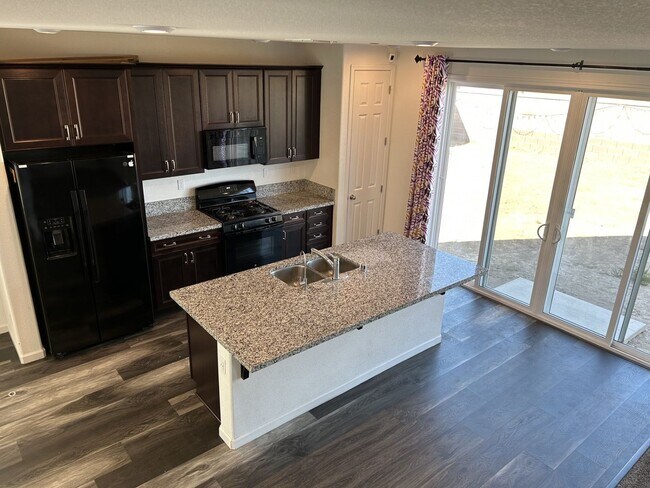 Foto del edificio - Wonderful 3 Bedroom, 3 'FULL' Bath Home