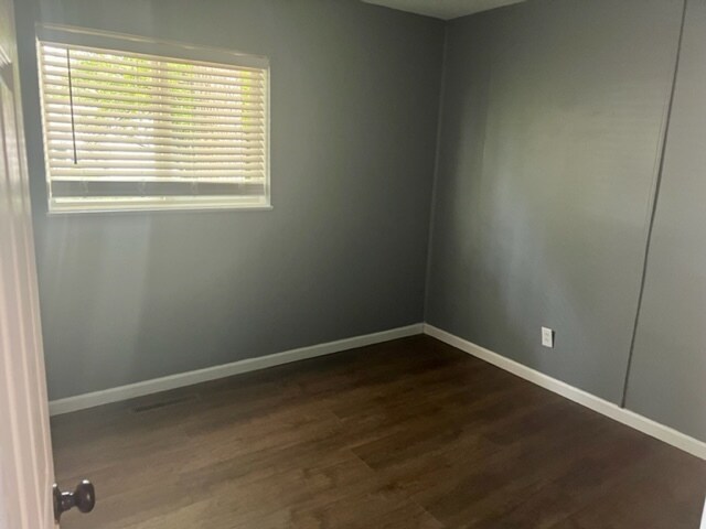 Building Photo - 3098 Huntington Dr