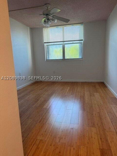 Foto del edificio - 6707 NW 169th St