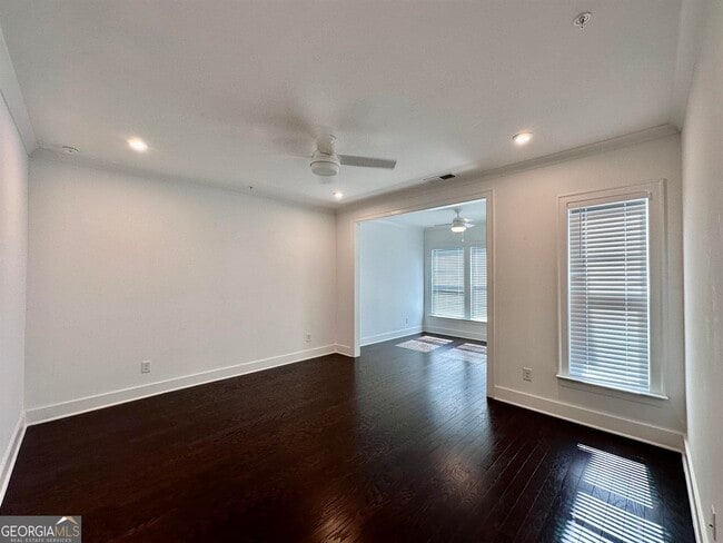 Foto del edificio - 533 Whitlox Rd NW