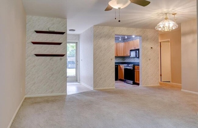 Building Photo - 42787 Lilley Pointe Dr
