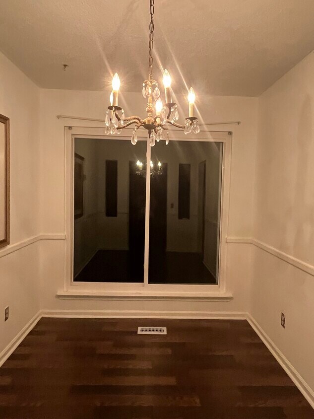 Foto del edificio - 6253 Teletha Ln