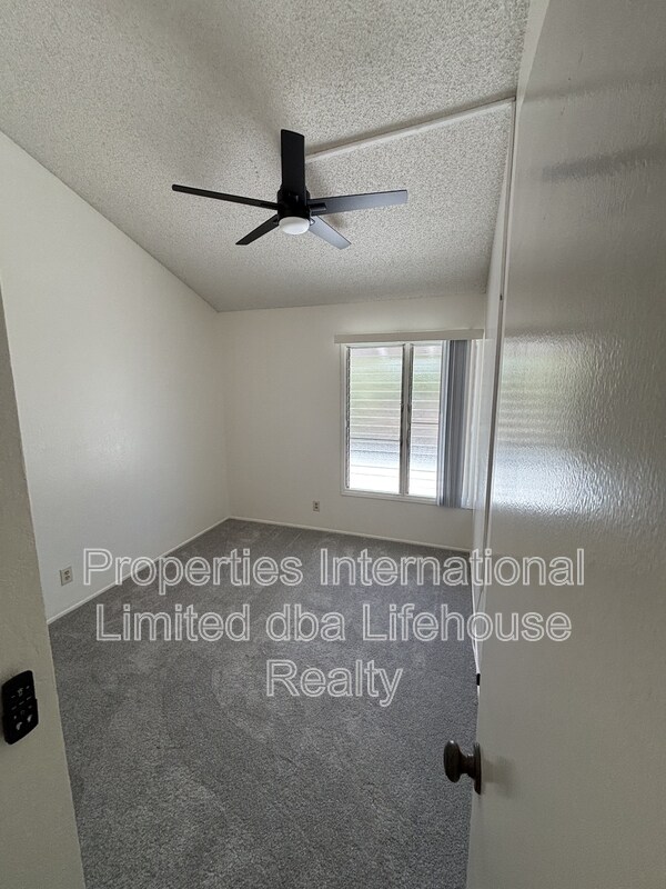 Foto del edificio - 95-625-625 Nawenewene Cir