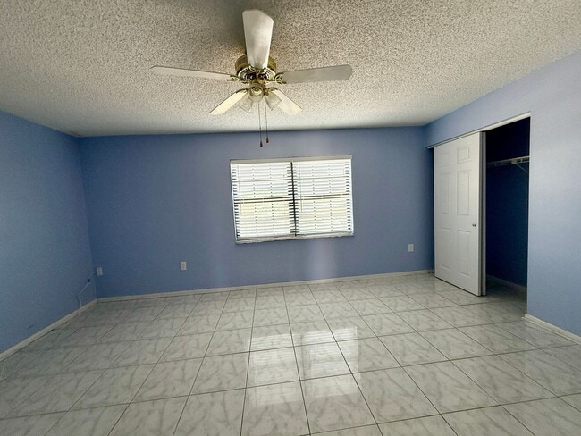 Building Photo - CONCORD VILLAGE 1/1 SPACIOUS 820 SF CONDO