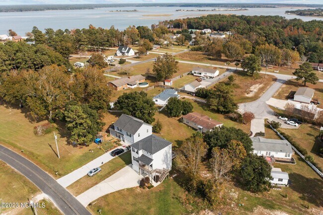 Building Photo - 113 Bumps Creek Rd