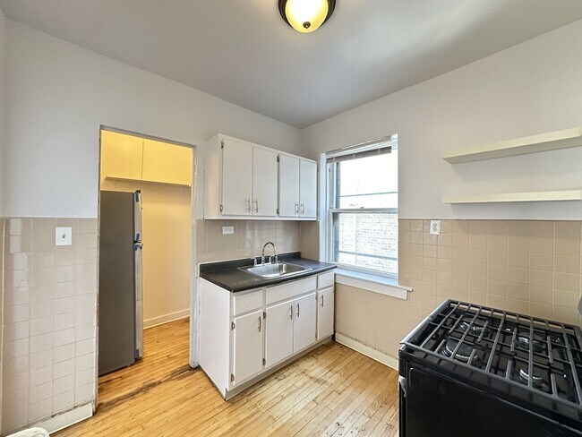 Foto del edificio - 7147 S Constance Ave