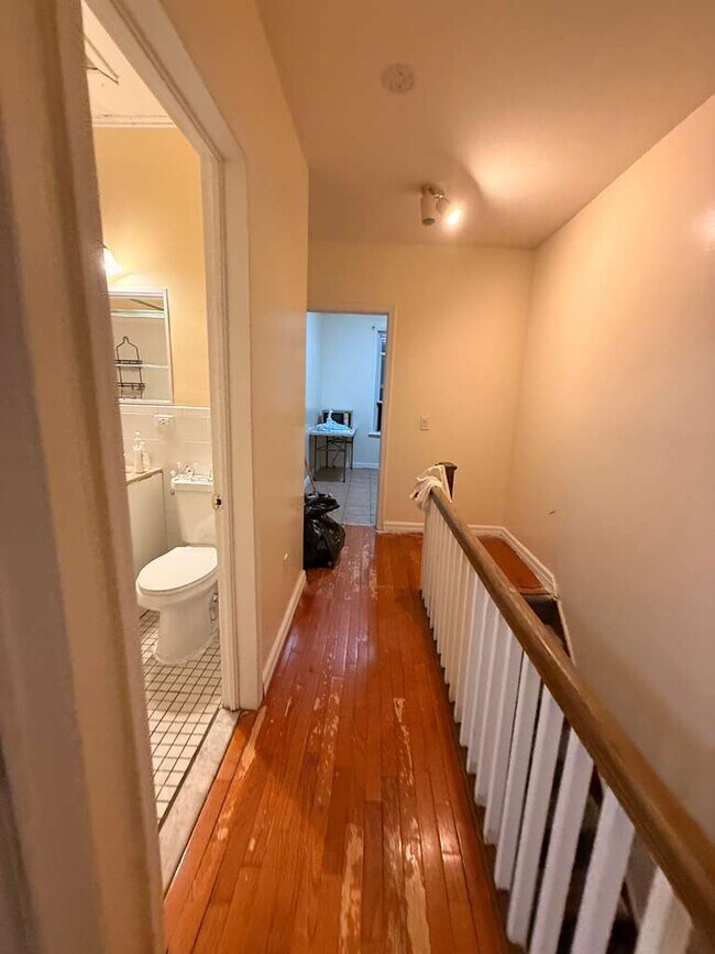 Foto del edificio - 321 Eldert Ln