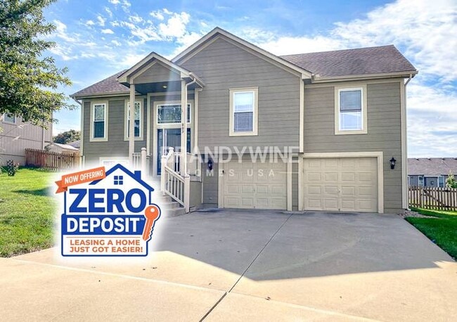 Building Photo - 803 SW Hilltop Ct