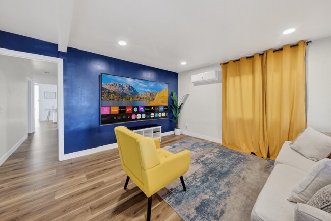 Foto del edificio - 225 S Main St