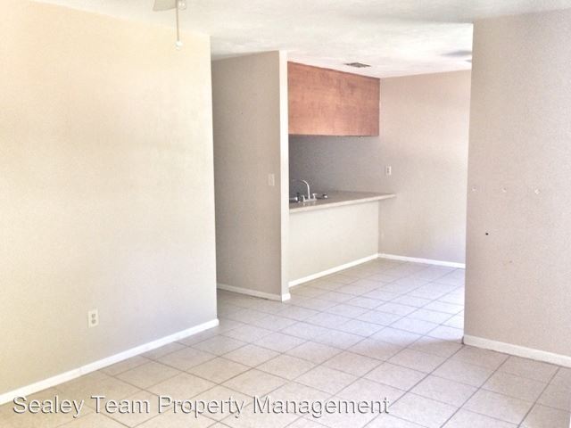 Building Photo - 2641 Chateau Ln