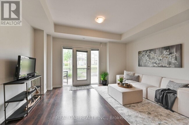 Building Photo - 3115-3115 Boxford Cres