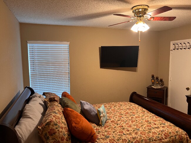 Foto del edificio - 335 Mesquite Hill Dr