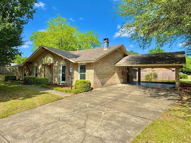 Foto del edificio - 2311 Cottingham Dr