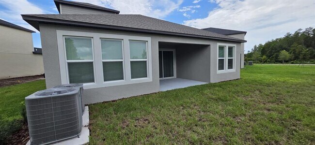 Foto del edificio - 17837-17837 Grassybend Lp