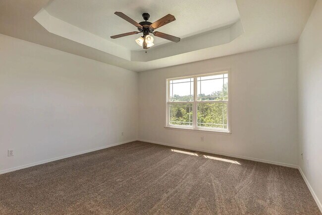 Foto del edificio - Welcome to your future home in Hollister, ...