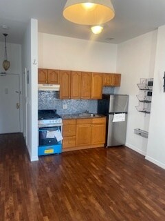 Primary Photo - 313 W 136th St