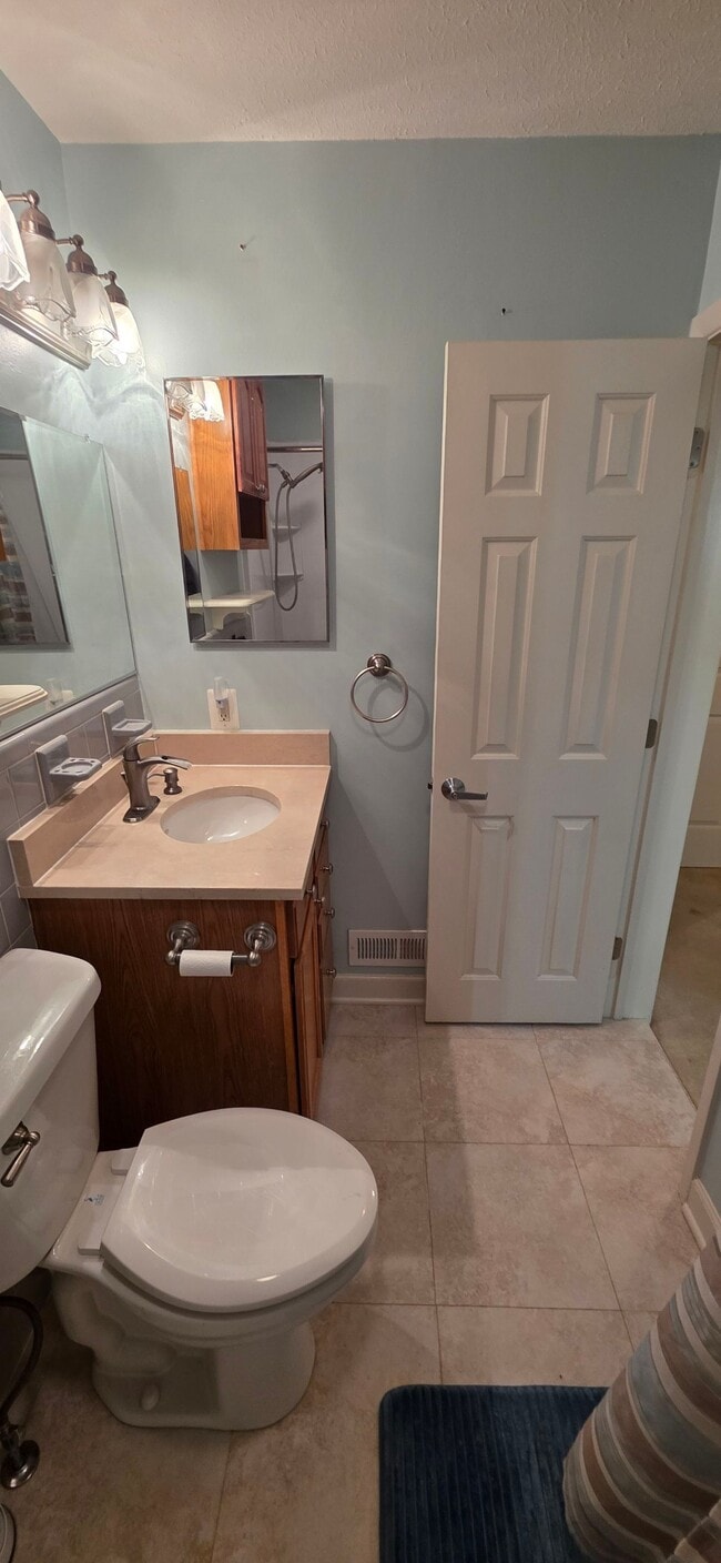 Building Photo - 1 Center Rd