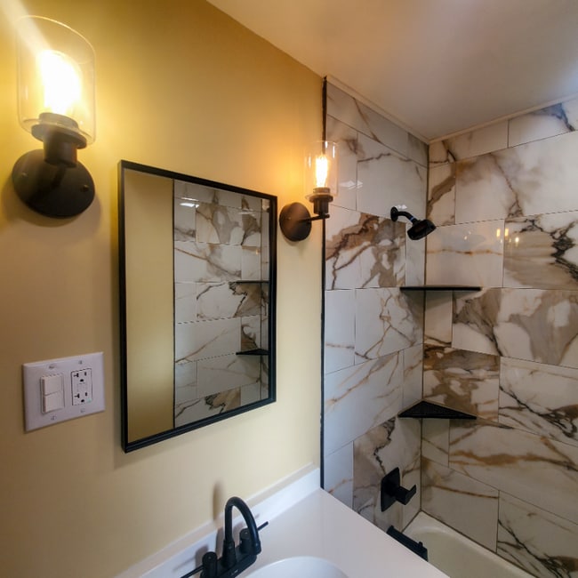 Building Photo - 24 Camera Pl