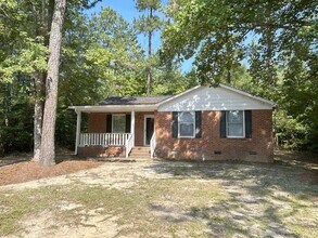 Building Photo - 10 Silver Oak Cir