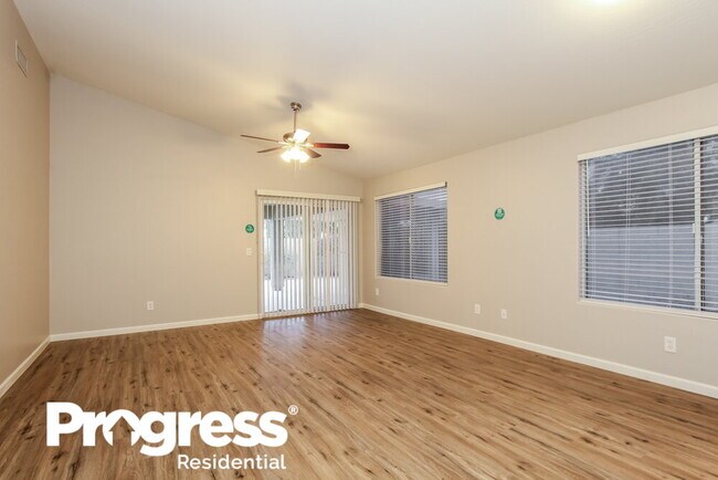 Building Photo - 7815 W Northview Ave