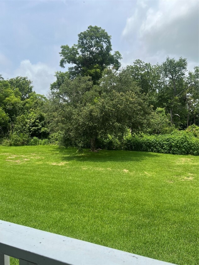 Building Photo - 827 Algoa-Friendswood Rd