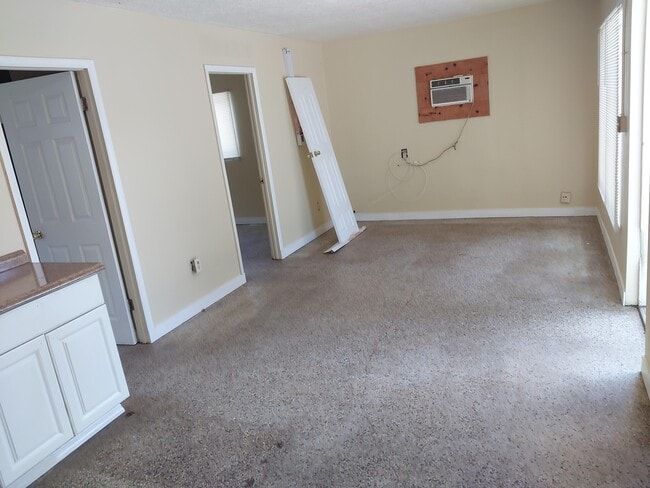 Building Photo - 2107 San Marcos Ave