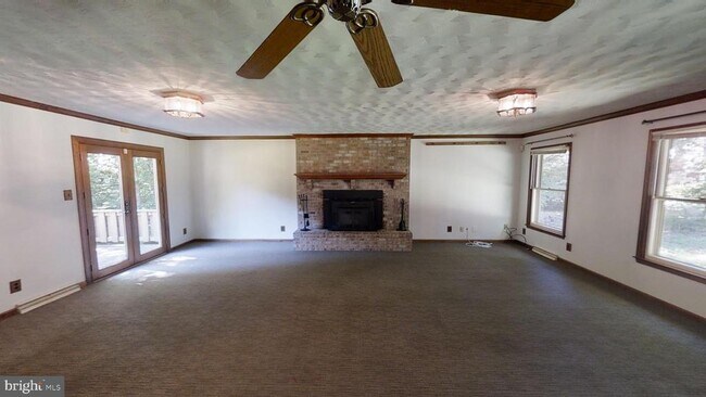 Foto del edificio - 3842 Stoneybrook Rd