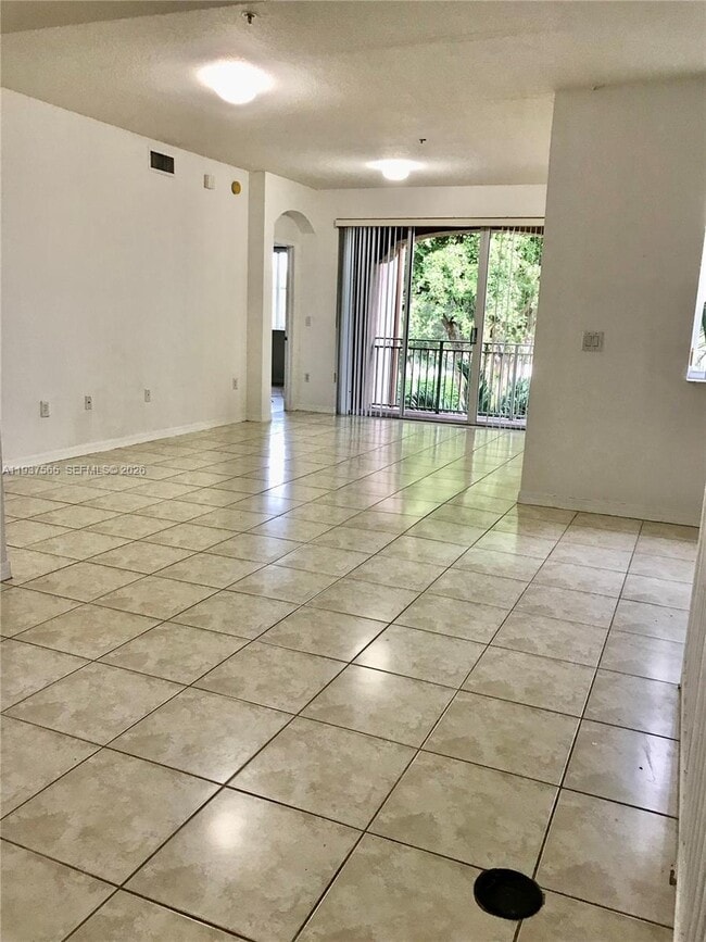 Foto del edificio - 6400 NW 114th Ave