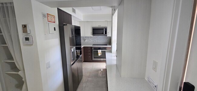 Foto del edificio - 3300 N Palm Aire Dr