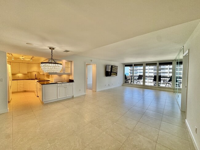 Building Photo - 4001 Gulf Shore Blvd N