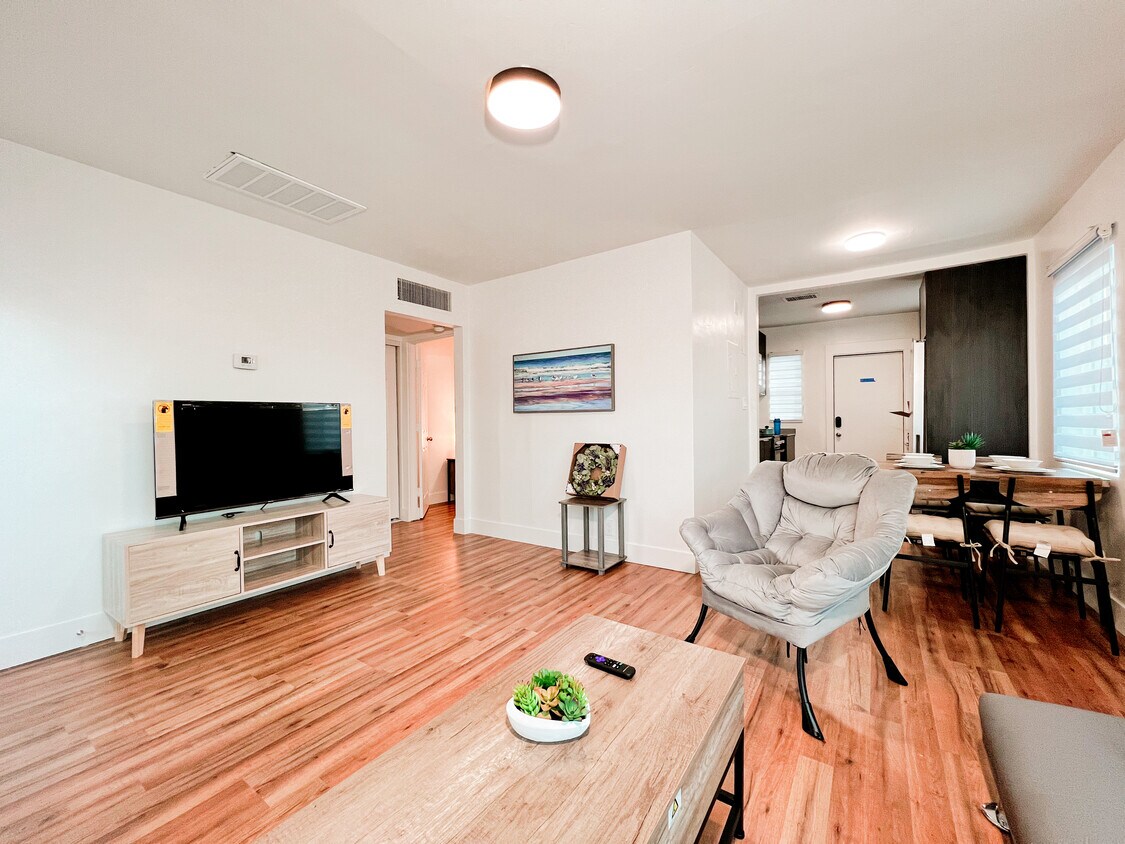 Foto principal - 338 E Portland St