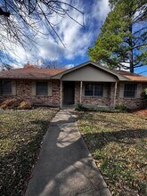 Building Photo - 1311 Alpine Dr