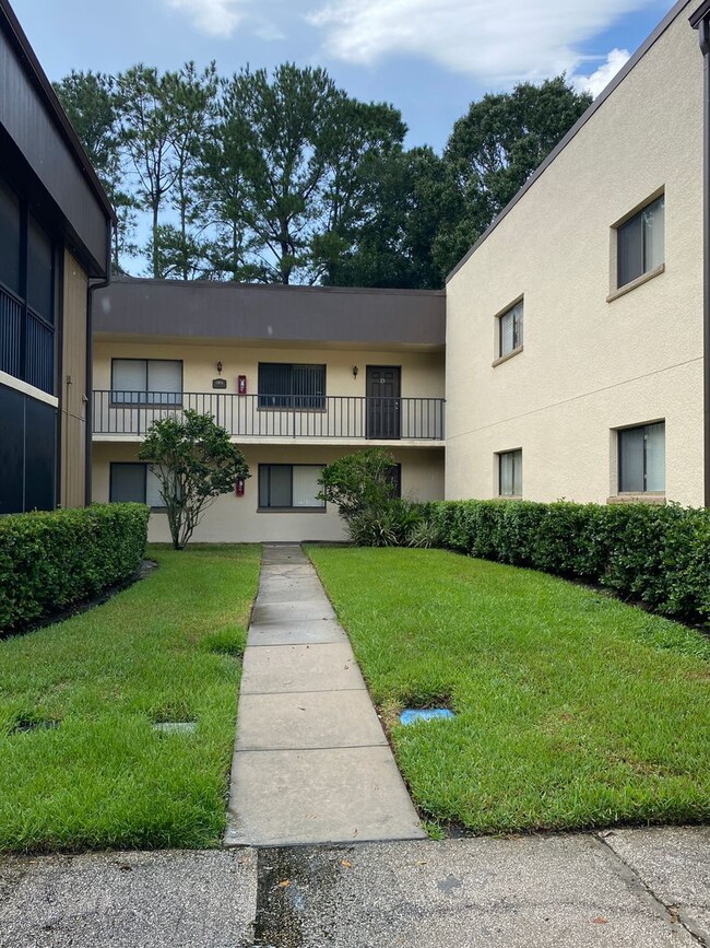 Building Photo - Raintree Condo