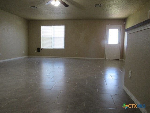 Foto del edificio - 4601 Lloyd Dr