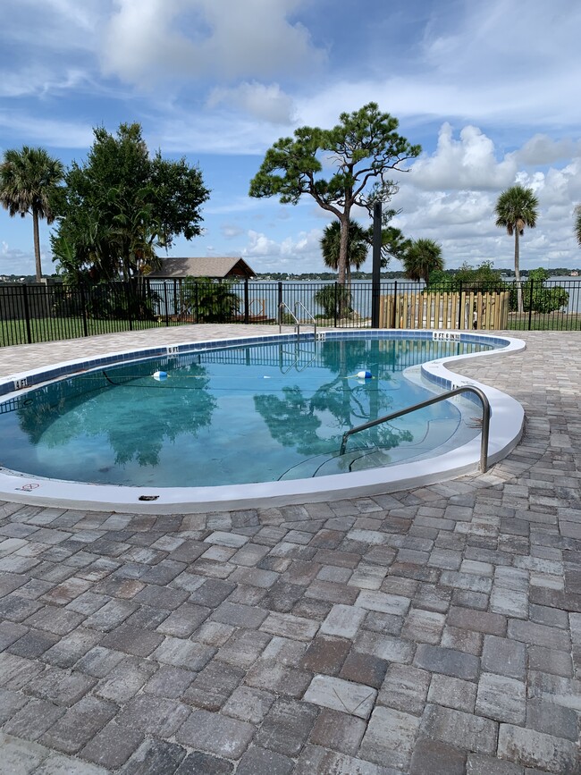Building Photo - 485 S Tropical Trl