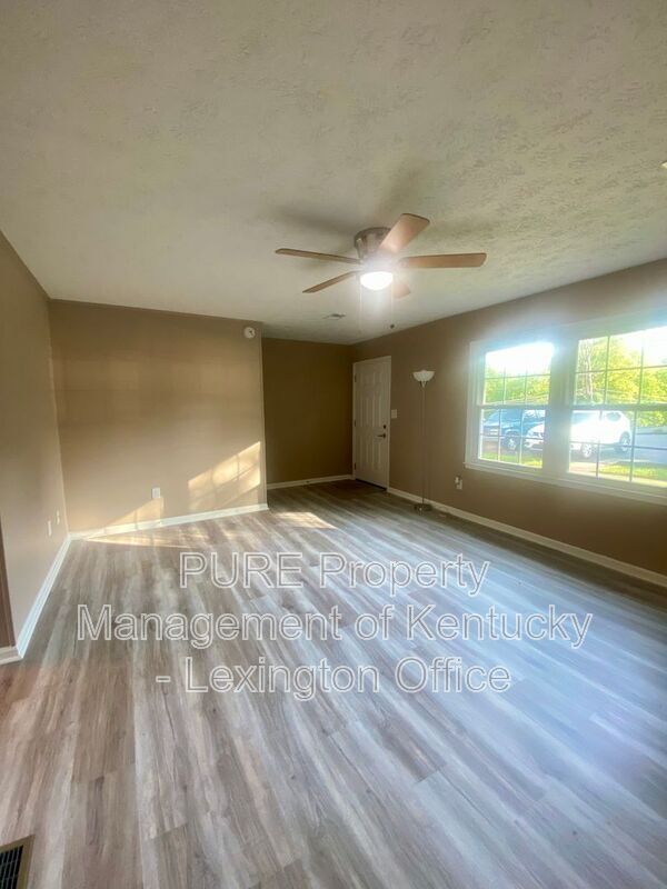 Building Photo - 3493 Sutherland Dr