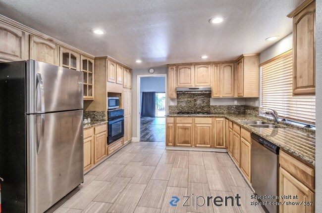 Foto del edificio - 24405 Calaveras Rd