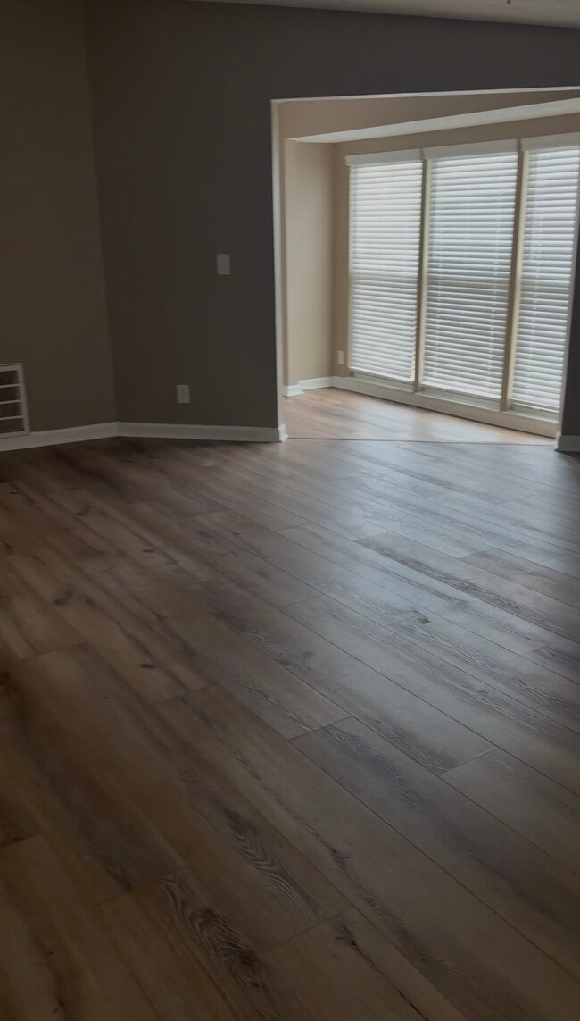 Foto del edificio - 4293 Parkview Ct