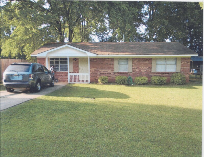 400 Willow Ln, Hueytown, AL 35023 House Rental in Hueytown, AL